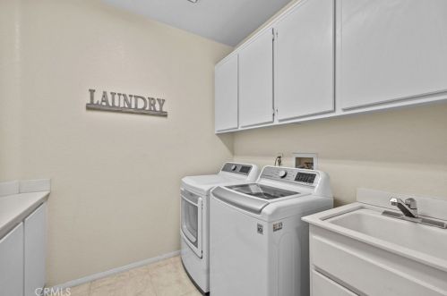 6528 Blackwood St, Riverside CA  92506-6240 exterior