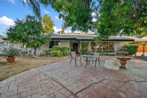 5064 Myrtle Ave, Riverside CA  92506-1423 exterior