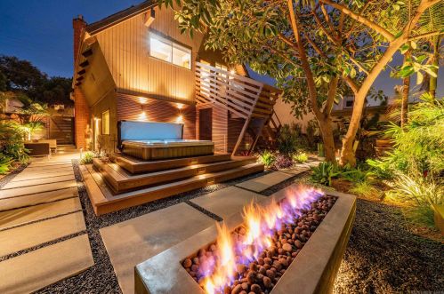 843 Neptune Ave, Encinitas, CA 92024-2063
