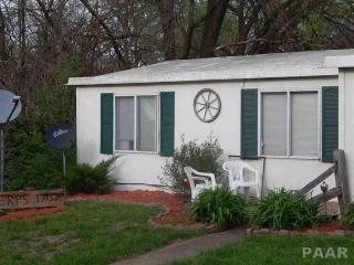 13752 2nd St, Pekin IL  61554-8643 exterior