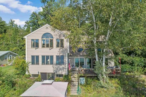 30 Holiday Shore Dr, Goffstown, NH 03046-4512