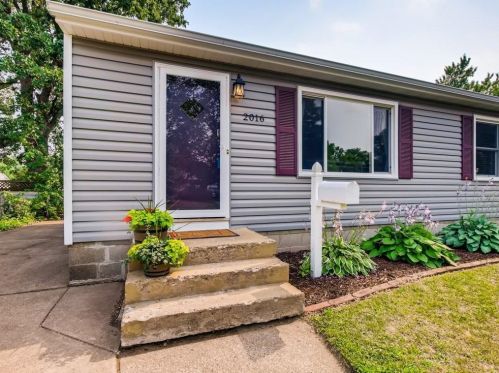 2016 Field Ave, Saint Paul MN  55116-2605 exterior