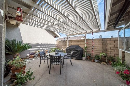 1631 Carmel Cir, Upland CA  91784-1703 exterior