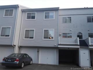 10 Staffordshire Commons Dr, Wallingford, CT 06492-1742