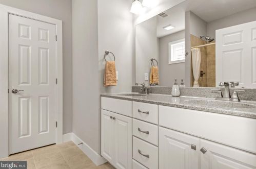 412 Constitution Dr, Ephrata PA  17522 exterior