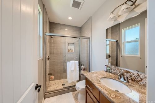 1814 Main St, Huntington Beach CA  92648-2725 exterior