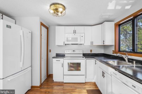 283 The Woods Rd, Hedgesville WV  25427-6886 exterior