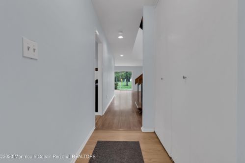 10 Elizabeth Ct, Tinton Falls NJ  07724-3045 exterior