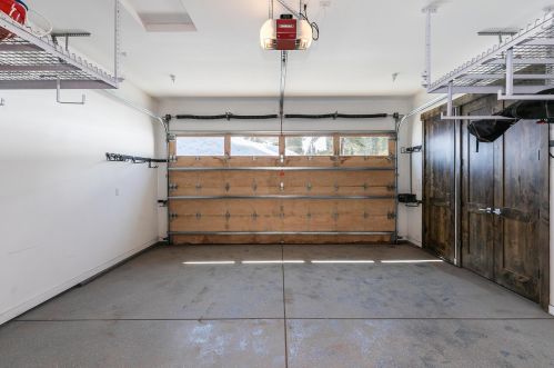 9218 Heartwood Dr, Truckee CA  96161-5196 exterior