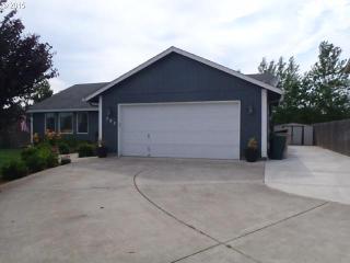 795 Erica Way, Harrisburg, OR 97446-8501