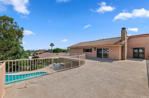 6535 Rycroft Dr, Riverside CA  92506-5314 exterior