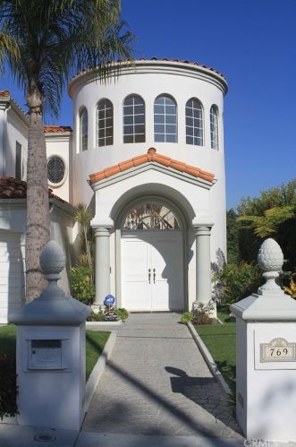 769 29th St, Manhattan Beach, CA 90266-2362