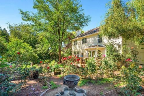 3145 Mueller Rd, Sebastopol, CA 95472-2429