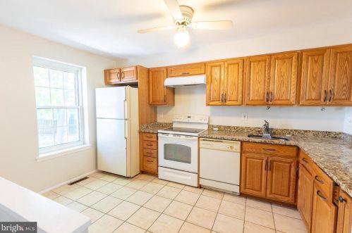 9719 Softwater Way, Columbia MD  21046-1820 exterior
