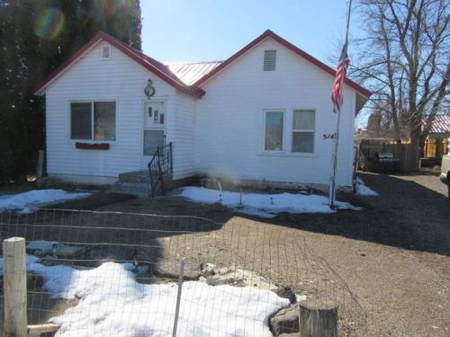 314 2nd St, Hazelton, ID 83335-5121
