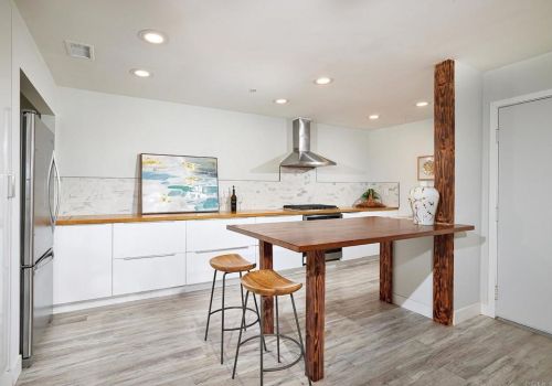 132 Mangano Cir, Encinitas CA  92024-2737 exterior