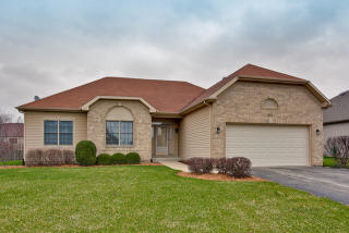 859 Red Hawk Dr, Antioch, IL 60002-2850