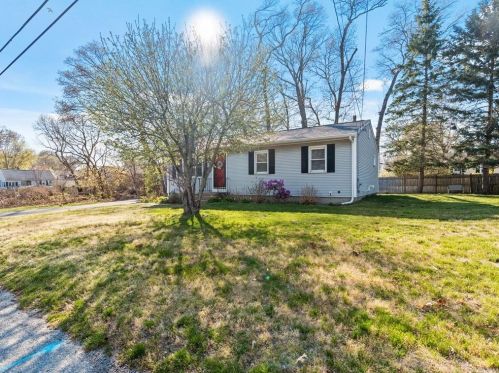 75 Brentwood Ave, Warwick, RI 02886-3447