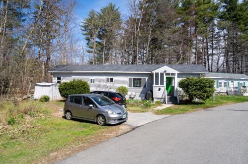 16 Barksdale Ave, Londonderry, NH 03053-2386