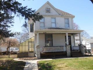 2216 Grand Ave, Davenport, IA 52803-3059