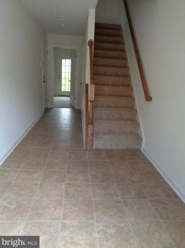 201 Dundee Pl, Fredericksburg, VA 22405-2083