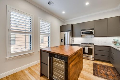 724 Bluff St, Fort Worth, TX 76102-2311