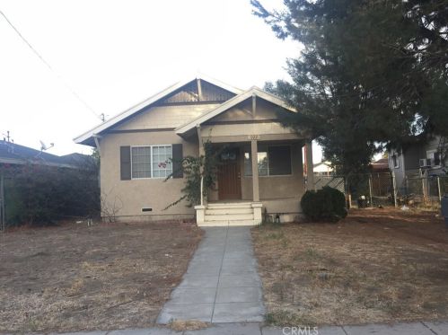 922 6th St, Redlands, CA 92374-3305