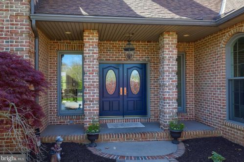 5 Waterfront Estates Dr, Lancaster, PA 17602-4133