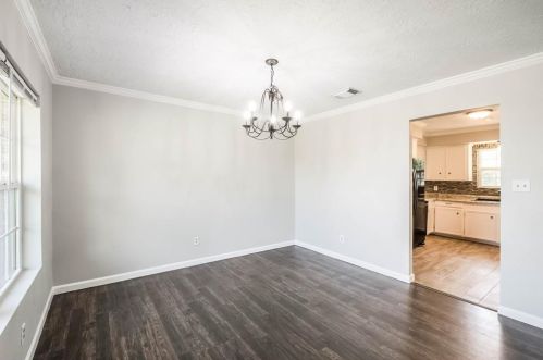 1008 Collins Rd, Richmond TX 77469-2745 exterior