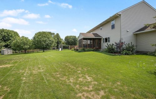 8009 Greenbriar Ln, Saint Paul MN  55125-8472 exterior