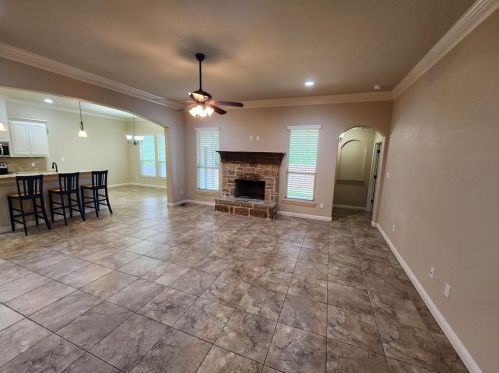 2806 Willow Ridge Cir, Granbury TX  76049-7061 exterior