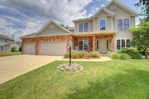2922 Stone Creek Blvd, Urbana, IL 61802-9420