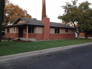 53 Pollasky Ave, Clovis, CA 93612-1126