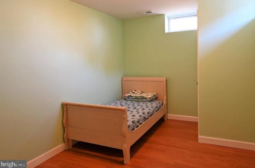 87 Leavitt Ln, Princeton NJ  08540-3921 exterior