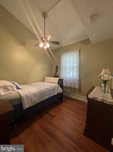 160 Crst Ave, Trenton NJ  08690-2103 exterior