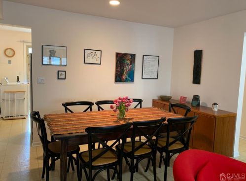 209 Mandon Ct, Princeton, NJ 08540-9549
