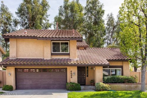 6688 Summerhill Ct, Calabasas, CA 91377-3913