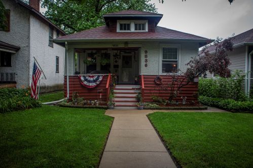 9836 Walden Pkwy, Chicago, IL 60643-1707