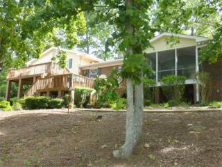 373 Woodhurst Dr, Hartwell, GA 30643-4299