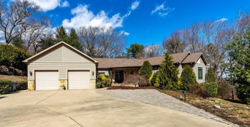 71 Crestwood Rd, Warwick, RI 02886-9409