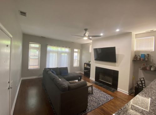 4122 Vincennes Ave, Chicago, IL 60653-2727