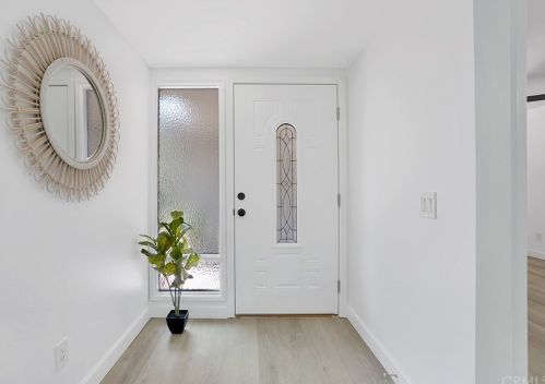 5215 Thorn Tree Ln, Irvine CA  92612-2346 exterior