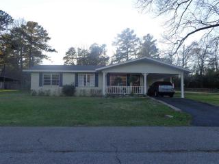 1305 Pine Hill Dr, Gray, TX 75657-1025