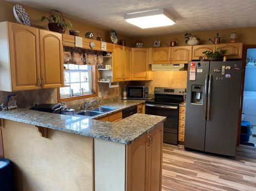 530 Lakeshore Dr, Stockbridge GA 30281-2030 exterior