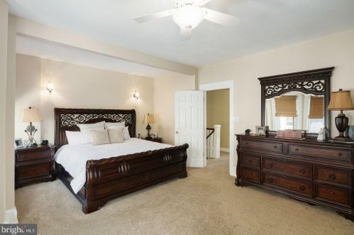 316 Washington Ave, Tavistock NJ 08033-3327 exterior