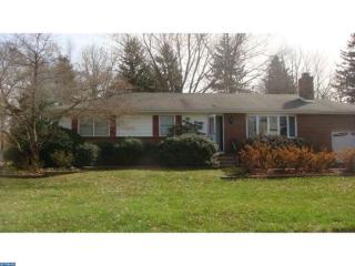 7 Colony Dr, Trenton NJ  08619-1001 exterior