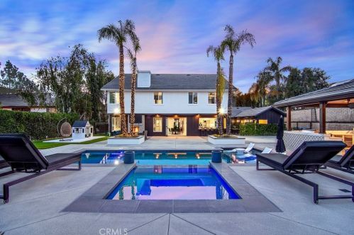 29219 Laro Dr, Calabasas, CA 91301-1674