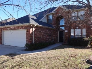 613 Silverbrook Dr, Fort Worth TX  76179-0936 exterior