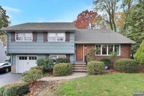 354 End Ave, Ridgewood, NJ 07450-4942
