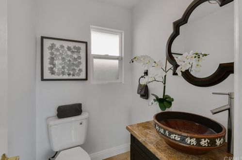 1623 Gladys Dr, Glendale CA  91206-1650 exterior